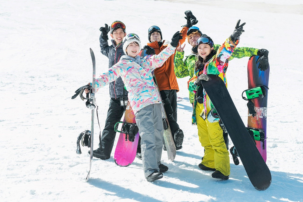 男女別】スキーウェア・スノボウェアの選び方を解説！おしゃれな